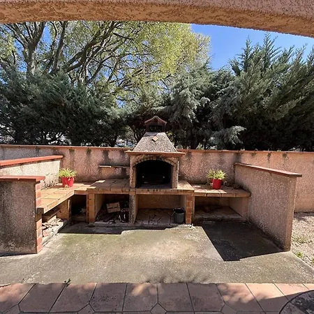 Spacieuse 3 Avec Jardin, Terrasse Et Garage A Village - Fr-1-388-185 *