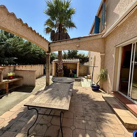 Spacieuse 3 Avec Jardin, Terrasse Et Garage A Village - Fr-1-388-185