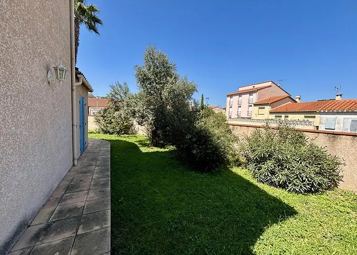 빌라 Spacieuse 3 Avec Jardin, Terrasse Et Garage A Village - Fr-1-388-185