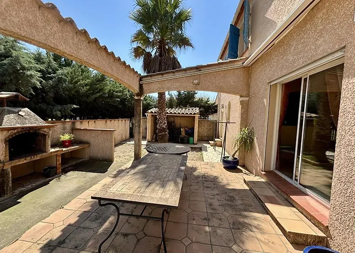 Spacieuse 3 Avec Jardin, Terrasse Et Garage A Village - Fr-1-388-185
